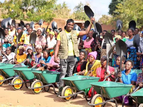 Luwayo Biswick facilitating an intensive permaculture training course, July 11, 2022