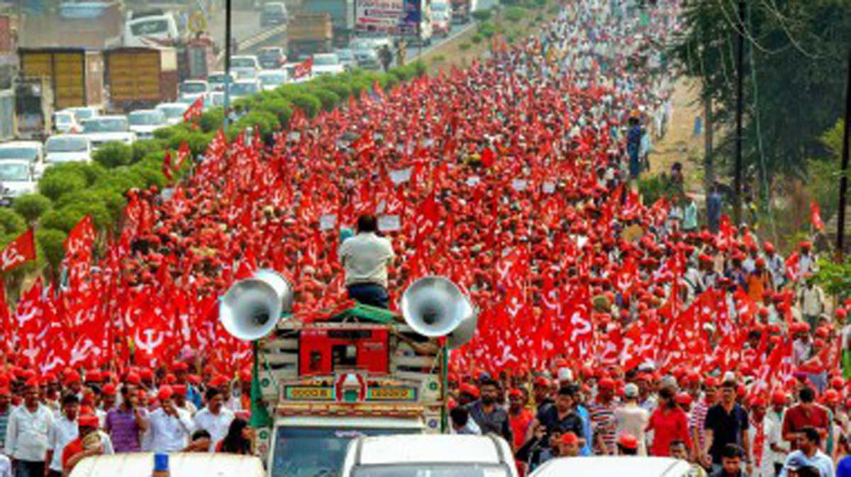 Farmers march towards Maharashtra Vidhan Sabha as part of the Kisan Long March, Maharashtra. Credit: TheInnocentBystander, (CC BY-SA 4.0). Farmers march towards Maharashtra Vidhan Sabha as part of the Kisan Long March, Maharashtra. Credit: TheInnocentBystander, (CC BY-SA 4.0).